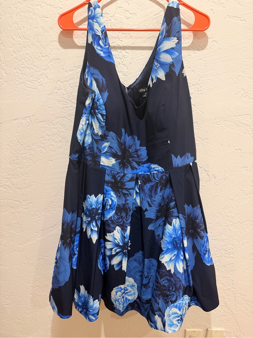City Chic Navy Blue Floral V-Neck Mini Dress